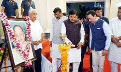 जबलपुर- मुख्‍यमंत्री डॉ. यादव ने जवाहरलाल दर्डा की कांस्‍य प्रतिमा का किया अनावरण