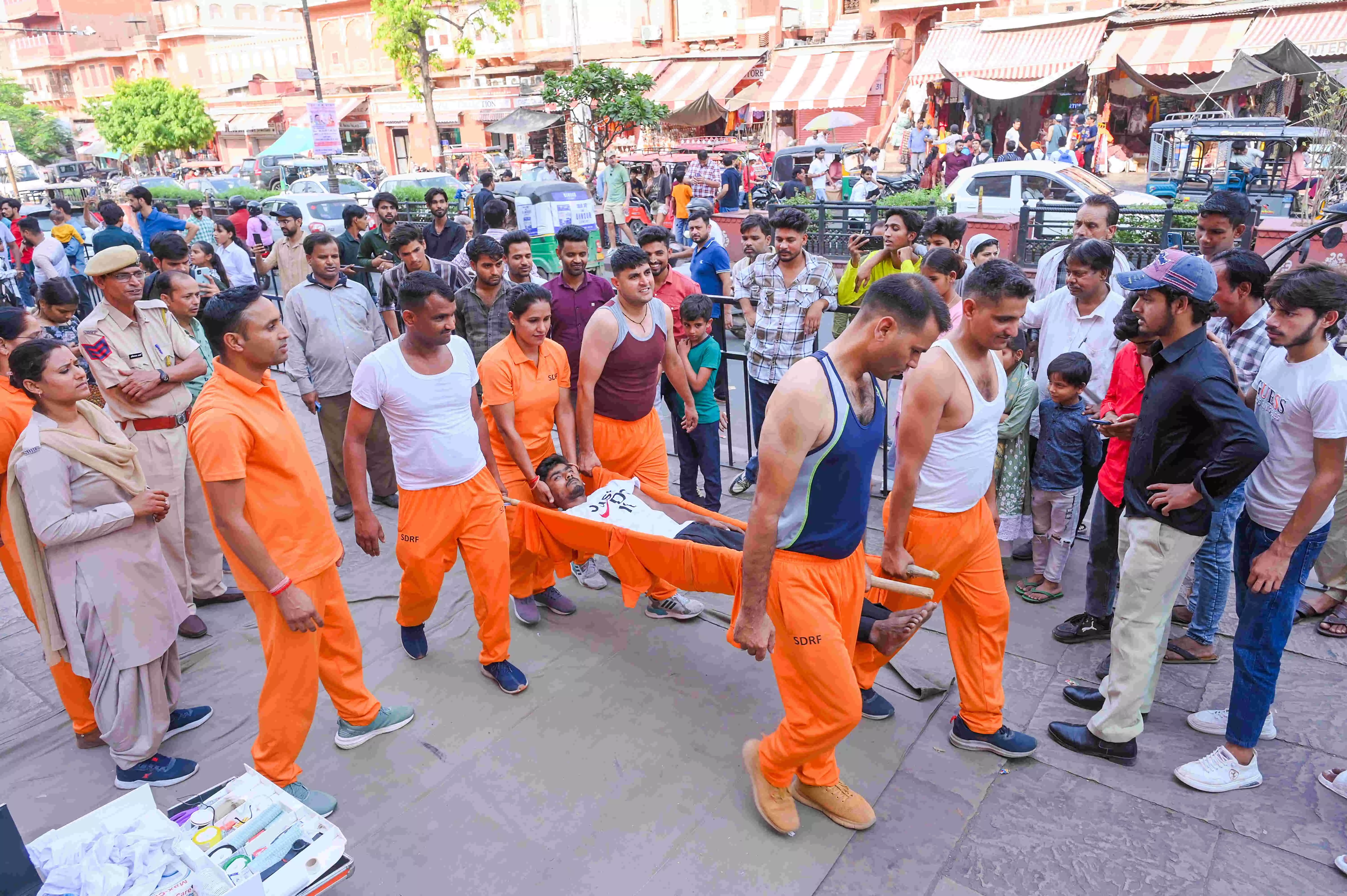 ऑपरेशन शील्ड: पाकिस्तान से सटे राज्यों में मॉक ड्रिल आज ऑपरेशन शील्ड: पाकिस्तान से सटे राज्यों में मॉक ड्रिल आज