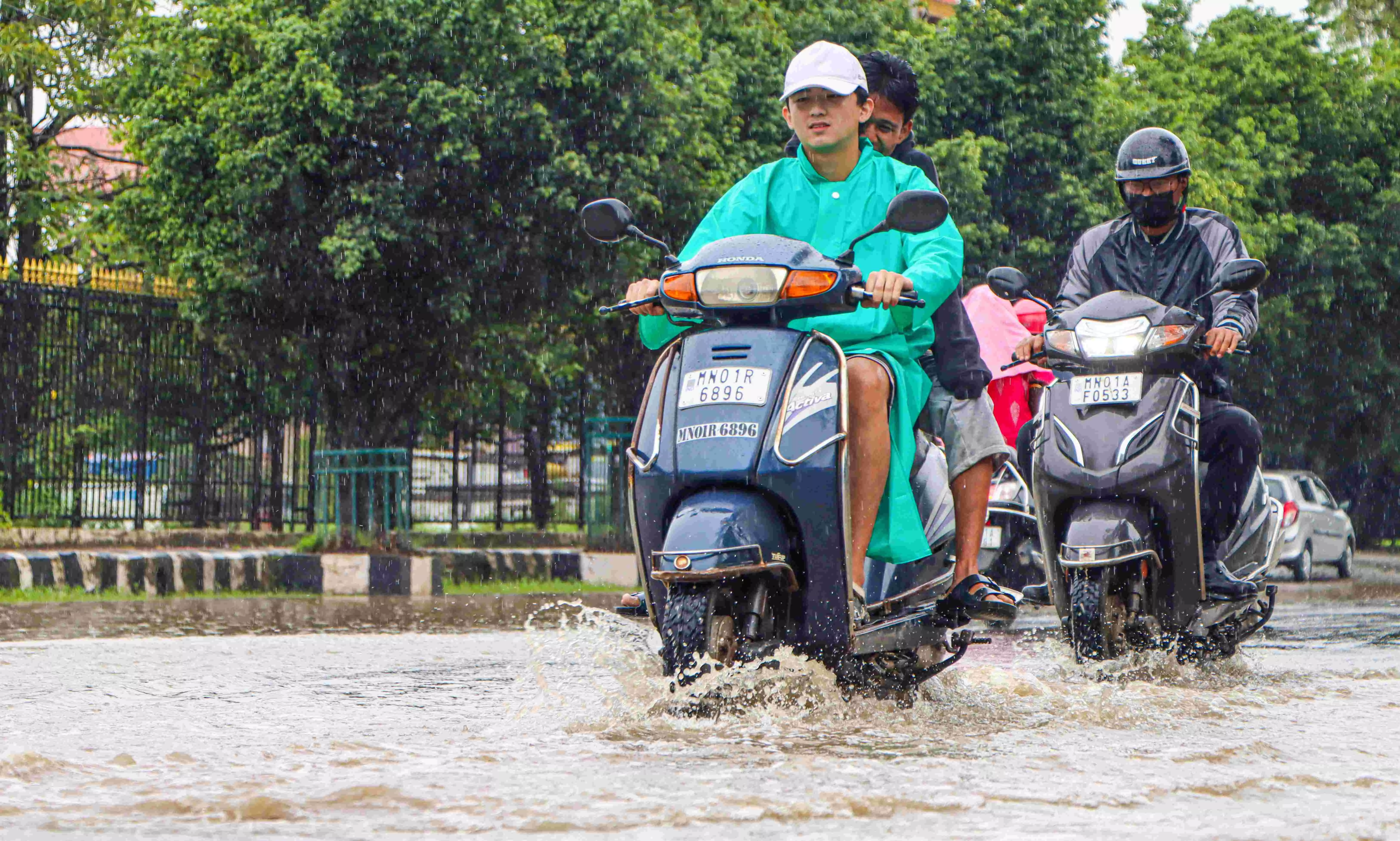 कई राज्यों में समय से पहले आया मानसून, आंधी के साथ बारिश की चेतावनी जारी कई राज्यों में समय से पहले आया मानसून, आंधी के साथ बारिश की चेतावनी जारी