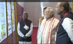 भोपाल- प्रधानमंत्री श्री मोदी ने किया प्रदर्शनी का अवलोकन