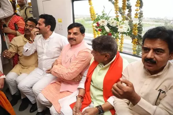 इंदौर की रफ्तार, अब मेट्रो के साथ : मुख्यमंत्री डॉ. यादव इंदौर की रफ्तार, अब मेट्रो के साथ : मुख्यमंत्री डॉ. यादव