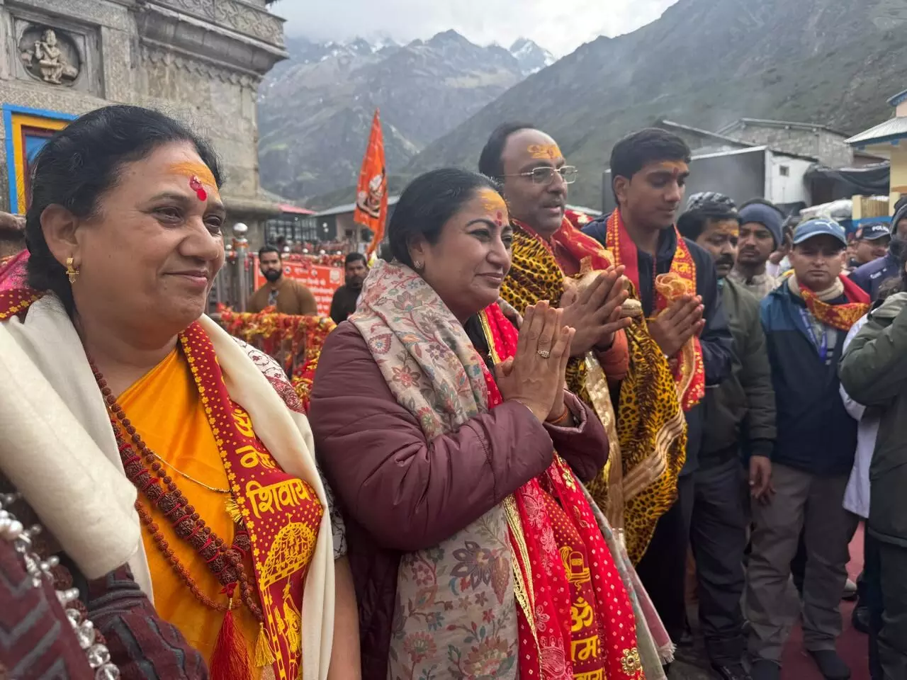 केदारनाथ धाम पहुंची दिल्ली की सीएम रेखा गुप्ता केदारनाथ धाम पहुंची दिल्ली की सीएम रेखा गुप्ता