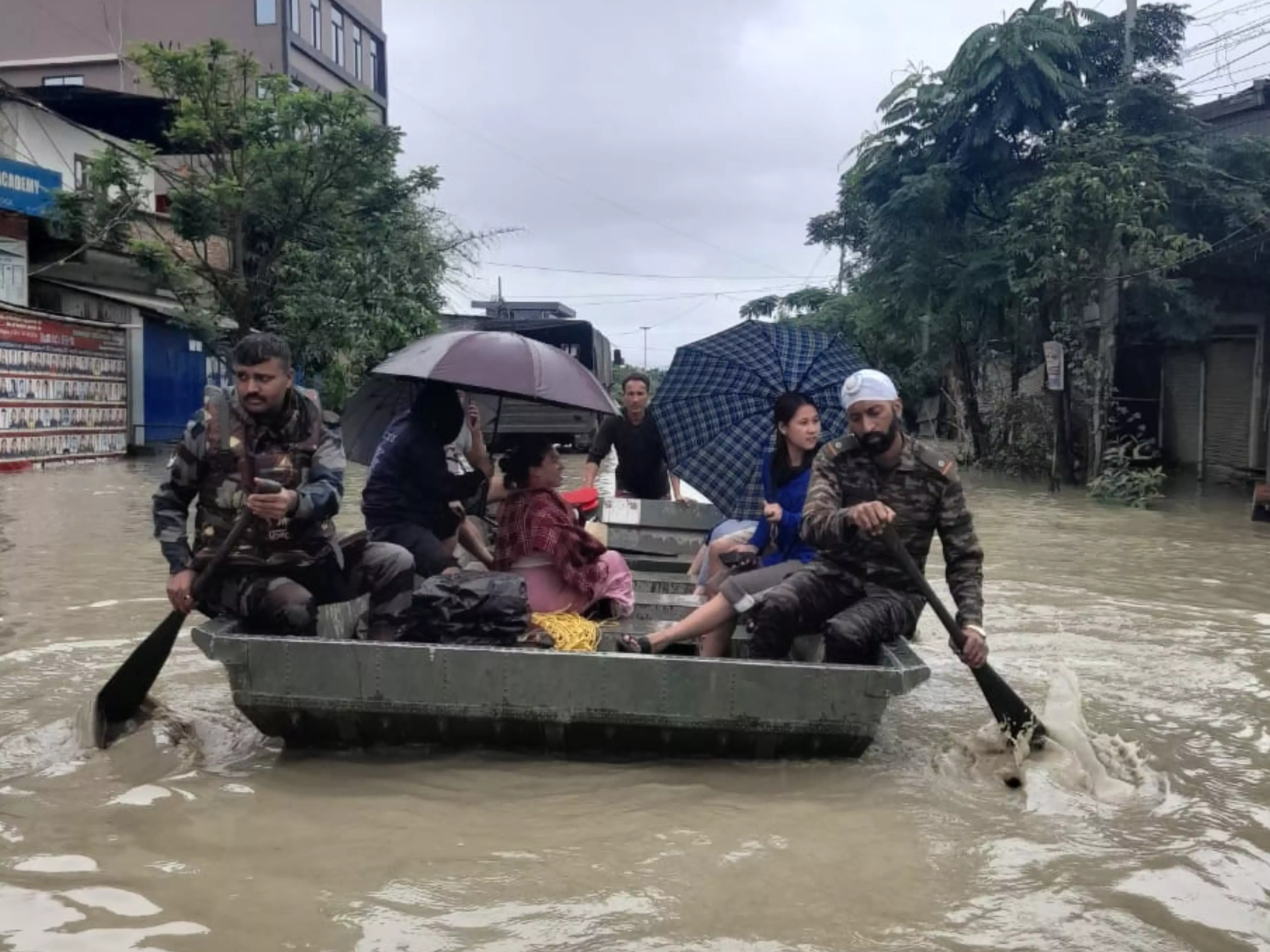 पूर्वोत्तर में बाढ़ का कहर, 5 लाख से अधिक लोग प्रभावित पूर्वोत्तर में बाढ़ का कहर, 5 लाख से अधिक लोग प्रभावित