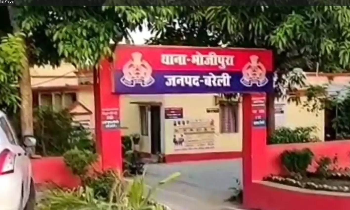 बरेली में ट्रेन पलटाने की साजिश की गई बरेली में ट्रेन पलटाने की साजिश की गई