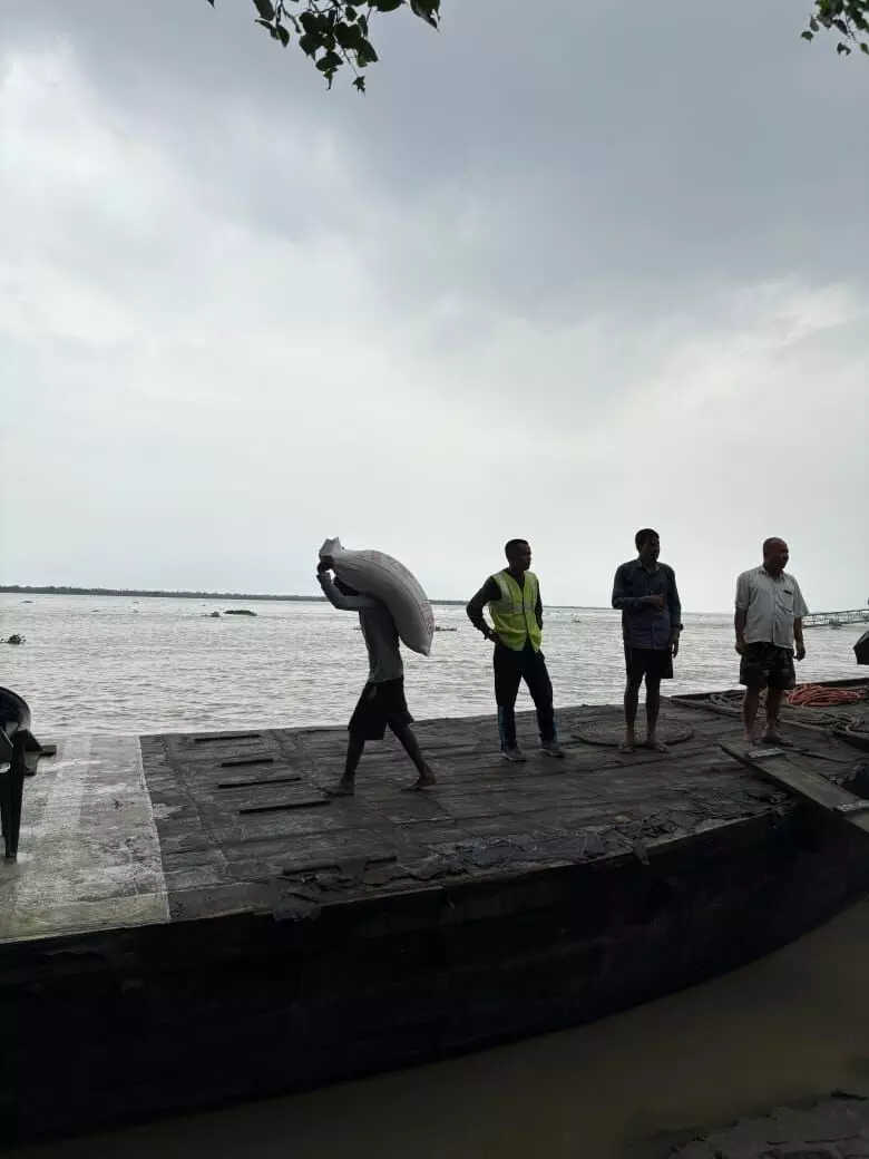 असम: बाढ़ से 6.3 लाख लोग प्रभावित, अब तक 12 की मौत असम: बाढ़ से 6.3 लाख लोग प्रभावित, अब तक 12 की मौत