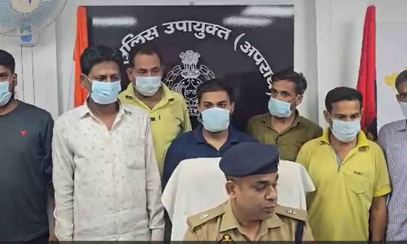 गाजियाबाद में पुलिस और क्राइम ब्रांच की संयुक्त कार्रवाई में फर्जी जमानत कराने वाले गैंग के 7 सदस्य गिरफ्तार गाजियाबाद में पुलिस और क्राइम ब्रांच की संयुक्त कार्रवाई में फर्जी जमानत कराने वाले गैंग के 7 सदस्य गिरफ्तार