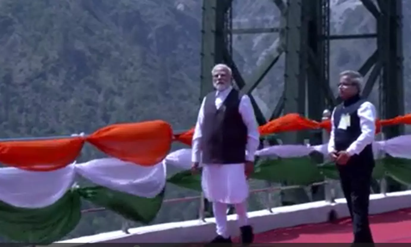 पीएम मोदी ने दुनिया के सबसे ऊंचे चिनाब रेल पुल का किया उद्घाटन पीएम मोदी ने दुनिया के सबसे ऊंचे चिनाब रेल पुल का किया उद्घाटन