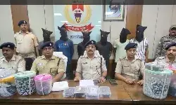 66 рд╣рдЬрд╛рд░ рд░реБрдкрдП рдирдХрдж рдФрд░ 15 рдХрд┐рд▓реЛ рдЕрдлреАрдо рдХреЗ рд╕рд╛рде рдЫрд╣ рддрд╕реНрдХрд░ рдЧрд┐рд░рдлреНрддрд╛рд░ 66 рд╣рдЬрд╛рд░ рд░реБрдкрдП рдирдХрдж рдФрд░ 15 рдХрд┐рд▓реЛ рдЕрдлреАрдо рдХреЗ рд╕рд╛рде рдЫрд╣ рддрд╕реНрдХрд░ рдЧрд┐рд░рдлреНрддрд╛рд░