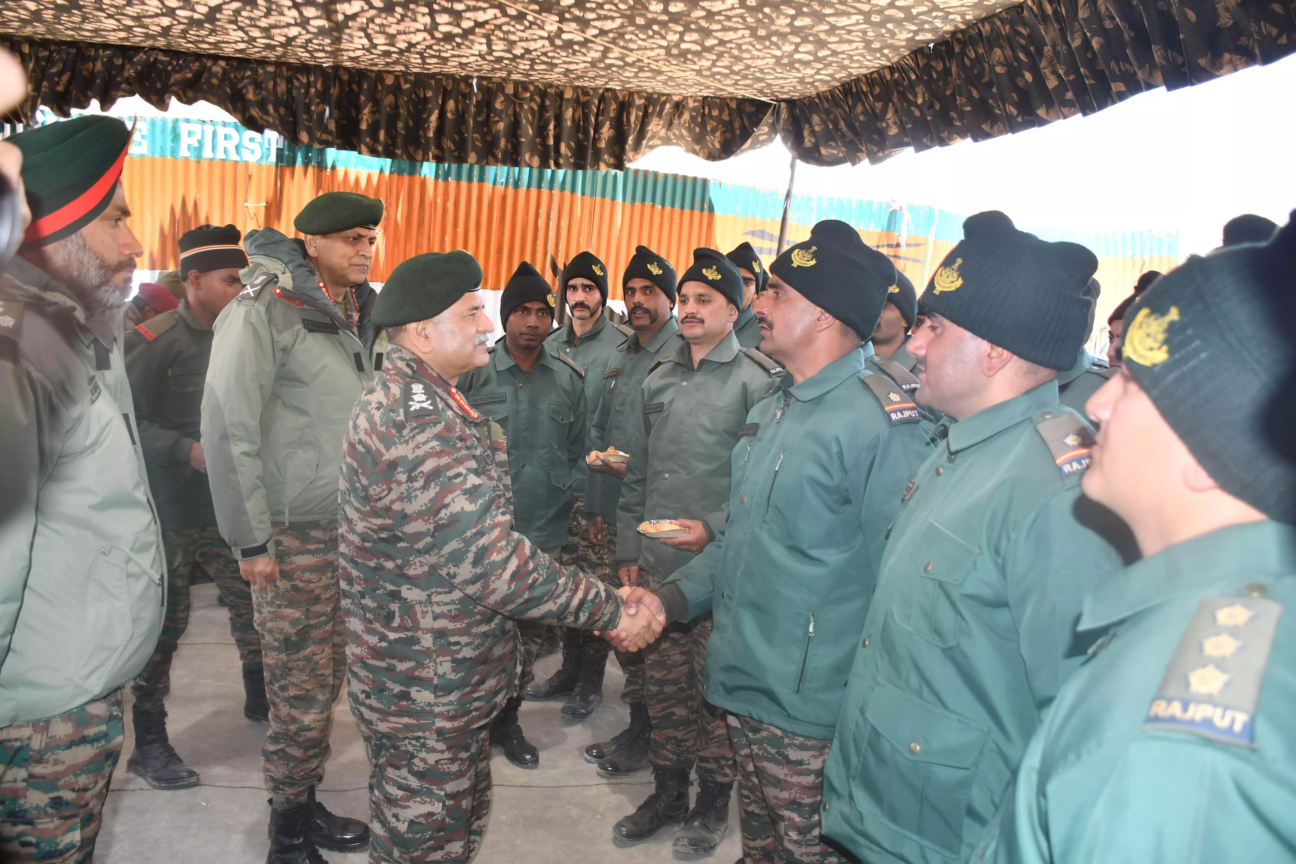 गढ़वाल पहुंचे सेना प्रमुख, सेना की तैयारियों का लिया जायजा गढ़वाल पहुंचे सेना प्रमुख, सेना की तैयारियों का लिया जायजा