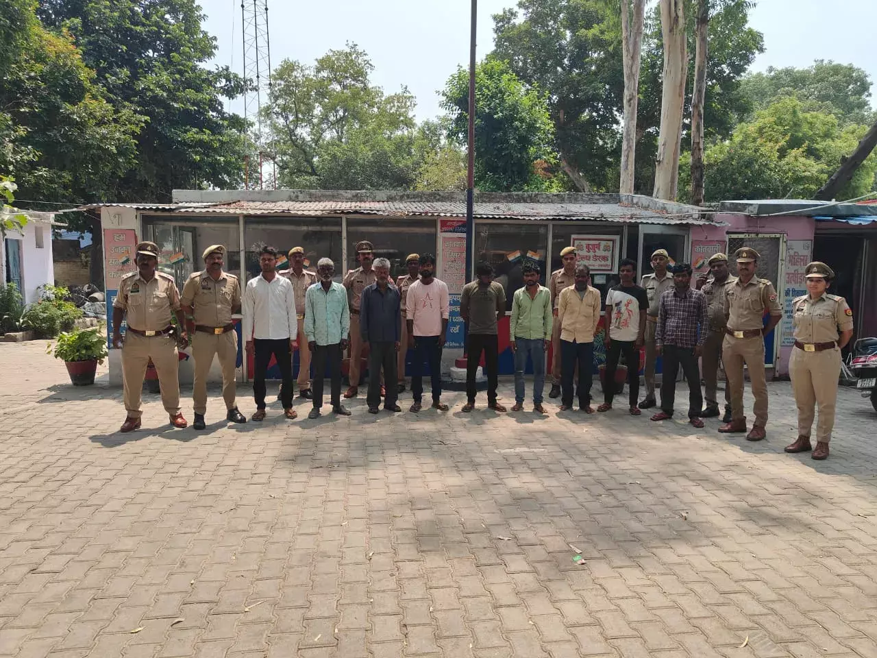 рд╢рд╛рд╣рдЬрд╣рд╛рдВрдкреБрд░ рдореЗрдВ рдерд╛рдирд╛ рд░реЛрдЬрд╛ рдкреБрд▓рд┐рд╕ рдиреЗ 9 рд╡рд╛рд░рдгреНрдЯреА рдЕрднрд┐рдпреБрдХреНрддреЛрдВ рдХреЛ рджрдмреЛрдЪрд╛ рд╢рд╛рд╣рдЬрд╣рд╛рдВрдкреБрд░ рдореЗрдВ рдерд╛рдирд╛ рд░реЛрдЬрд╛ рдкреБрд▓рд┐рд╕ рдиреЗ 9 рд╡рд╛рд░рдгреНрдЯреА рдЕрднрд┐рдпреБрдХреНрддреЛрдВ рдХреЛ рджрдмреЛрдЪрд╛