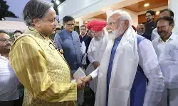 प्रधानमंत्री मोदी ने सर्वदलीय प्रतिनिधिमंडल से PM आवास में की मुलाकात प्रधानमंत्री मोदी ने सर्वदलीय प्रतिनिधिमंडल से PM आवास में की मुलाकात