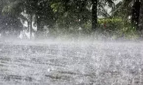 मध्य महाराष्ट्र और कोकण में मूसलधार बारिश से जनजीवन प्रभावित मध्य महाराष्ट्र और कोकण में मूसलधार बारिश से जनजीवन प्रभावित