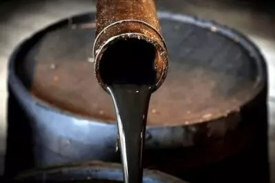 Oil Prices surge 4% amid Iran-Israel Tensions Oil Prices surge 4% amid Iran-Israel Tensions
