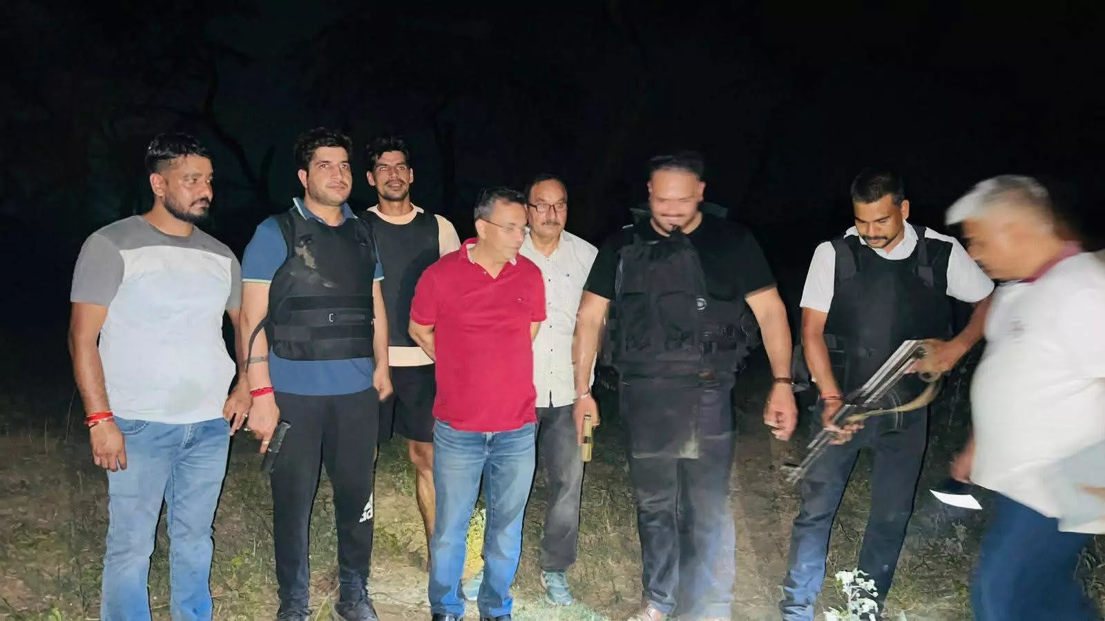 नोएडा एसटीएफ ने बुलंदशहर में मुठभेड़ में एक लाख के इनामी बदमाश विनोद गड़रिया को ढेर किया, दो सिपाही घायल