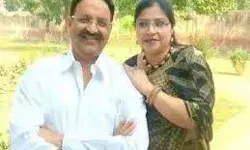 рдЧрд╛рдЬреАрдкреБрд░ рдкреБрд▓рд┐рд╕ рдиреЗ рдореБрдЦреНрддрд╛рд░ рдЕрдВрд╕рд╛рд░реА рдХреА рдкрддреНрдиреА рдЖрдлрд╕рд╛ рдЕрдВрд╕рд╛рд░реА рдХрд╛ рдмреИрдВрдХ рд▓реЙрдХрд░ рдлреНрд░реАрдЬ рдХрд┐рдпрд╛, рдлрд░рд╛рд░ рдЗрдирд╛рдореА рдХреА рддрд▓рд╛рд╢ рдЬрд╛рд░реА рдЧрд╛рдЬреАрдкреБрд░ рдкреБрд▓рд┐рд╕ рдиреЗ рдореБрдЦреНрддрд╛рд░ рдЕрдВрд╕рд╛рд░реА рдХреА рдкрддреНрдиреА рдЖрдлрд╕рд╛ рдЕрдВрд╕рд╛рд░реА рдХрд╛ рдмреИрдВрдХ рд▓реЙрдХрд░ рдлреНрд░реАрдЬ рдХрд┐рдпрд╛, рдлрд░рд╛рд░ рдЗрдирд╛рдореА рдХреА рддрд▓рд╛рд╢ рдЬрд╛рд░реА