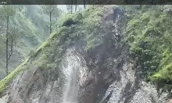 बारिश का कहर, 19 सड़कें बंद, ग्रामीण इलाकों में फंसे लोग