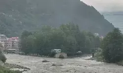 हिमाचल प्रदेश: भारी बारिश का कहर, कई जिलों में आज स्कूल बंद हिमाचल प्रदेश: भारी बारिश का कहर, कई जिलों में आज स्कूल बंद