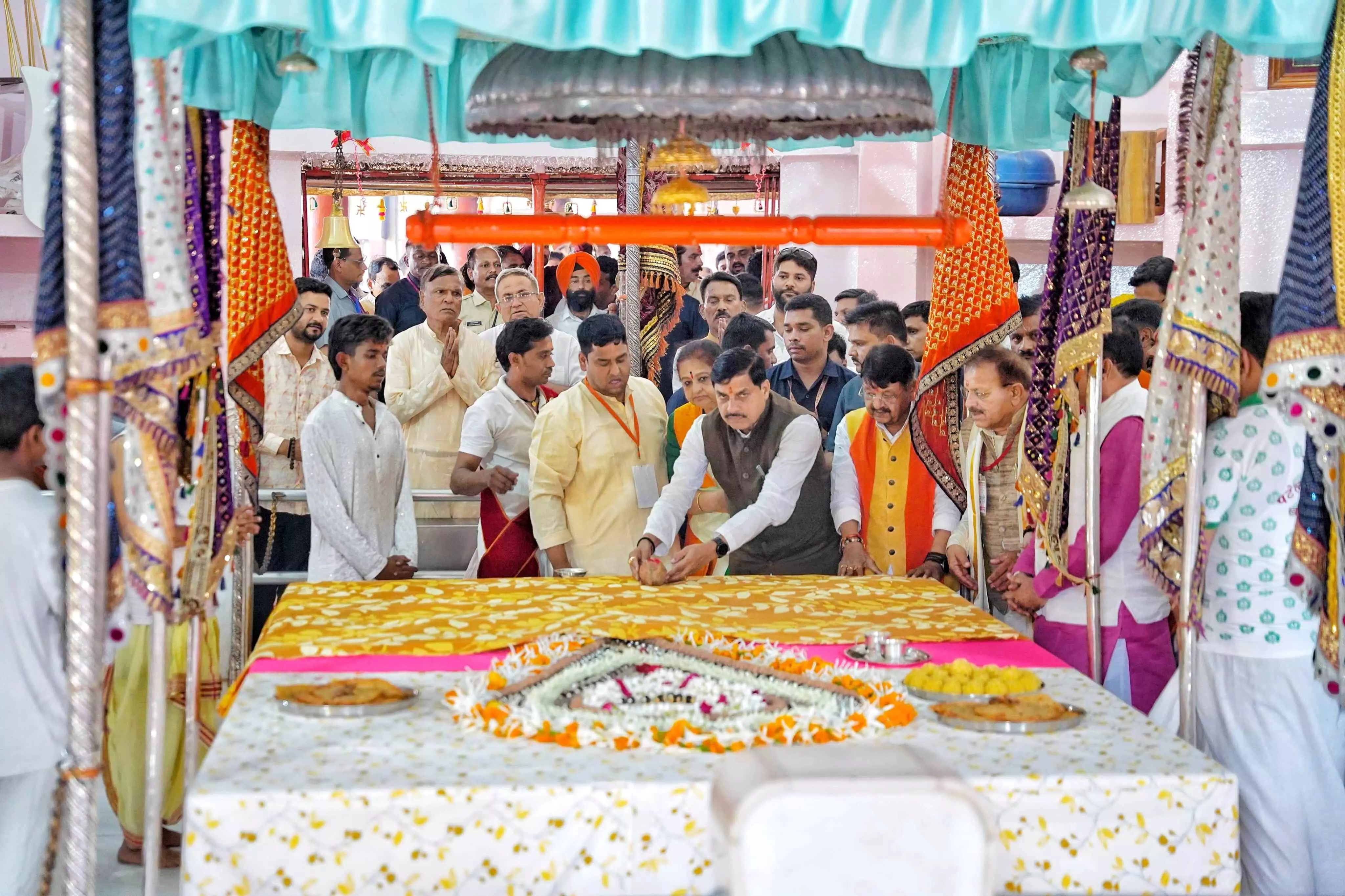 खंडवा- लाखों भक्तों की आस्था और श्रद्धा का प्रतीक है श्री धूनी वाले दादा का मंदिर : मुख्यमंत्री डॉ. यादव