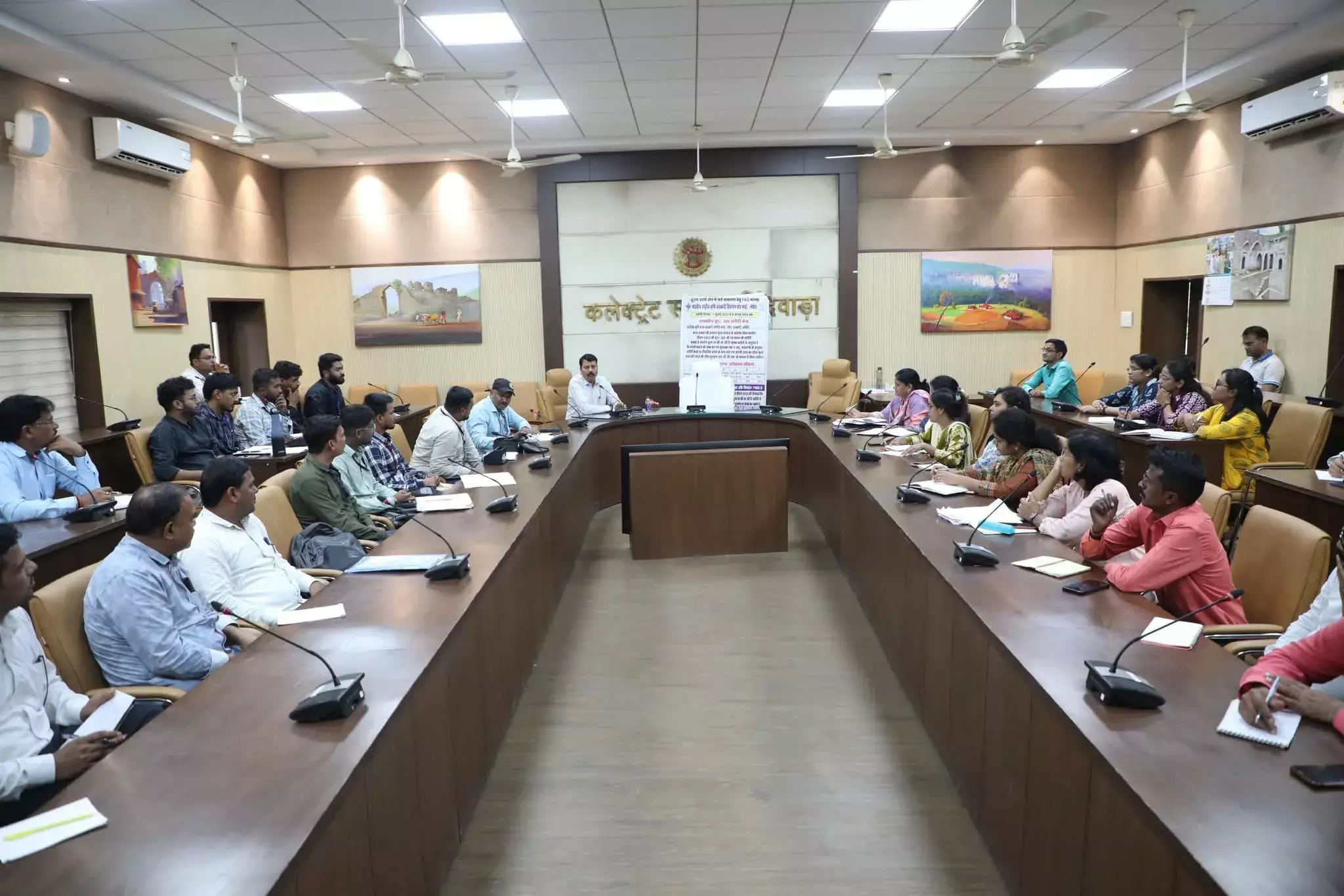 छिन्दवाड़ा- शासन द्वारा निर्धारित एफएक्यू मापदंड पर होगी मूंग एवं उड़द की खरीदी छिन्दवाड़ा- शासन द्वारा निर्धारित एफएक्यू मापदंड पर होगी मूंग एवं उड़द की खरीदी