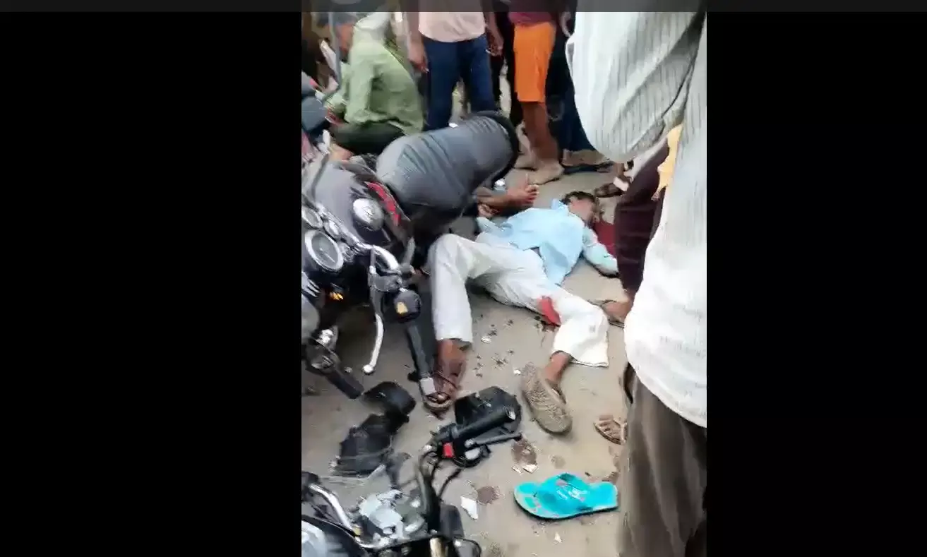 बदायूं में दो बाइकों की टक्कर से चार की मौत, एक गंभीर घायल, जांच जारी बदायूं में दो बाइकों की टक्कर से चार की मौत, एक गंभीर घायल, जांच जारी