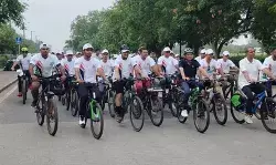 गांधीनगर: मनसुख मांडविया फिट इंडिया संडे ऑन साइकिल में हुए शामिल