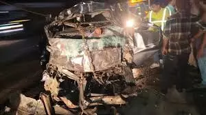 मथुरा यमुना एक्सप्रेसवे पर भीषण हादसा: कार पलटी, 6 की मौत, 2 घायल