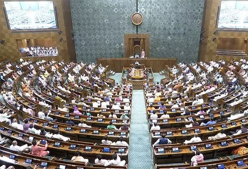 मानसून सत्र: दूसरे दिन दोनों सदनों में एक-एक विधेयक सूचीबद्ध मानसून सत्र: दूसरे दिन दोनों सदनों में एक-एक विधेयक सूचीबद्ध