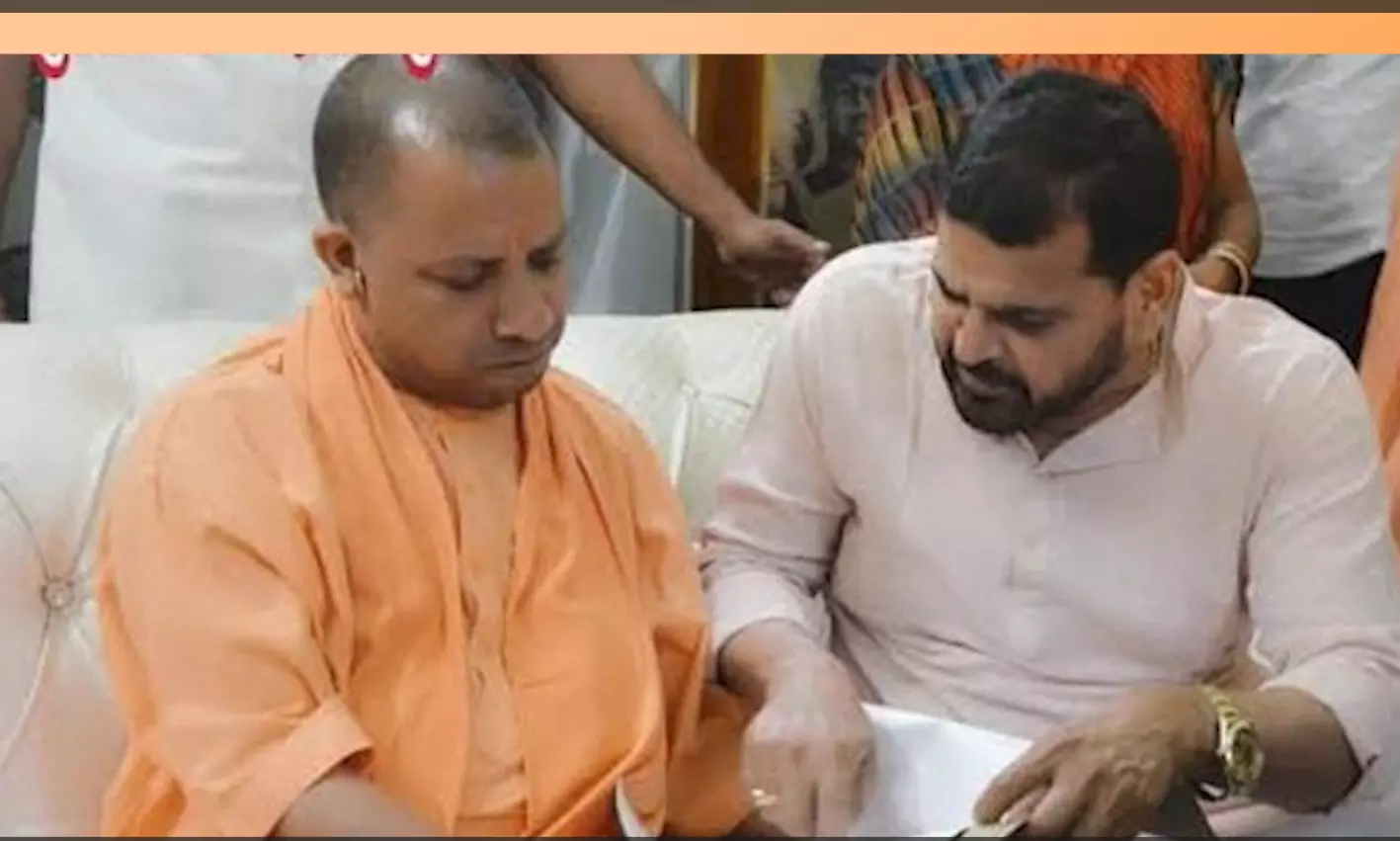 योगी आदित्यनाथ की शरण में पूर्व सांसद बृजभूषण शरण सिंह, तीन वर्ष बाद हुई मुलाकात योगी आदित्यनाथ की शरण में पूर्व सांसद बृजभूषण शरण सिंह, तीन वर्ष बाद हुई मुलाकात