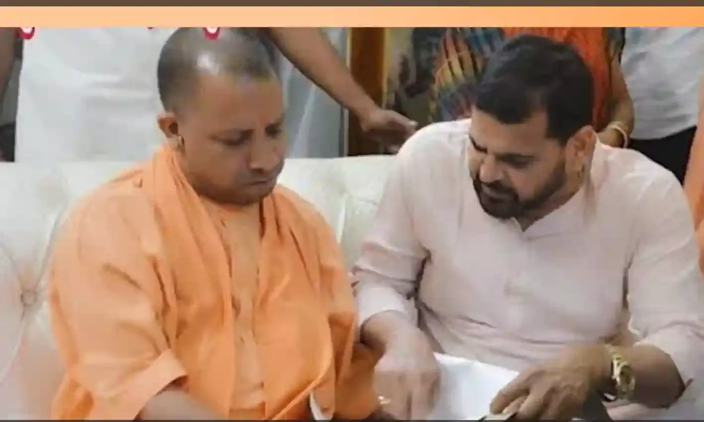 योगी आदित्यनाथ की शरण में पूर्व सांसद बृजभूषण शरण सिंह, तीन वर्ष बाद हुई मुलाकात