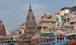 वाराणसी में NDRF टीम ने गंगा बाढ़ राहत कार्यों में बढ़ाई सतर्कता, घाटों पर सुरक्षा कड़ी