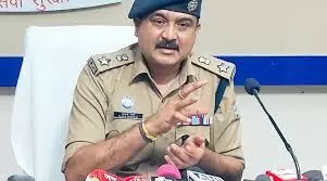 उत्तराखंड : देहरादून पुलिस की ’ऑपरेशन कालनेमी’ के तहत बड़ी कार्रवाई उत्तराखंड : देहरादून पुलिस की ’ऑपरेशन कालनेमी’ के तहत बड़ी कार्रवाई