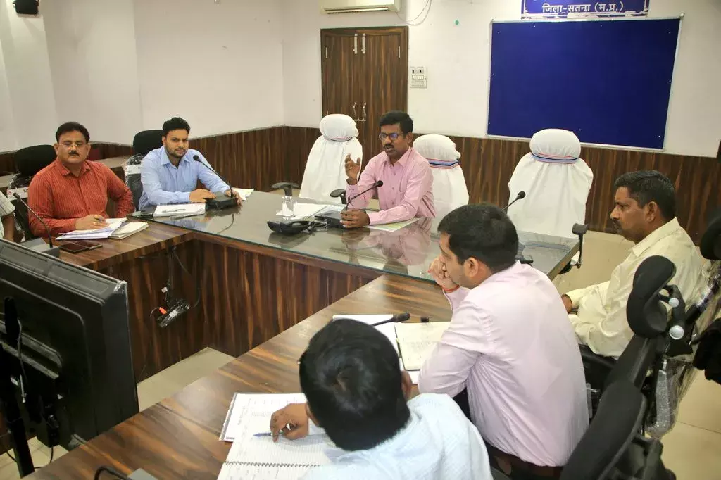 सतना- हिट एण्ड रन के सभी लंबित प्रकरणों का निराकरण एक सप्ताह में सुनिश्चित करें : कलेक्टर सतना- हिट एण्ड रन के सभी लंबित प्रकरणों का निराकरण एक सप्ताह में सुनिश्चित करें : कलेक्टर