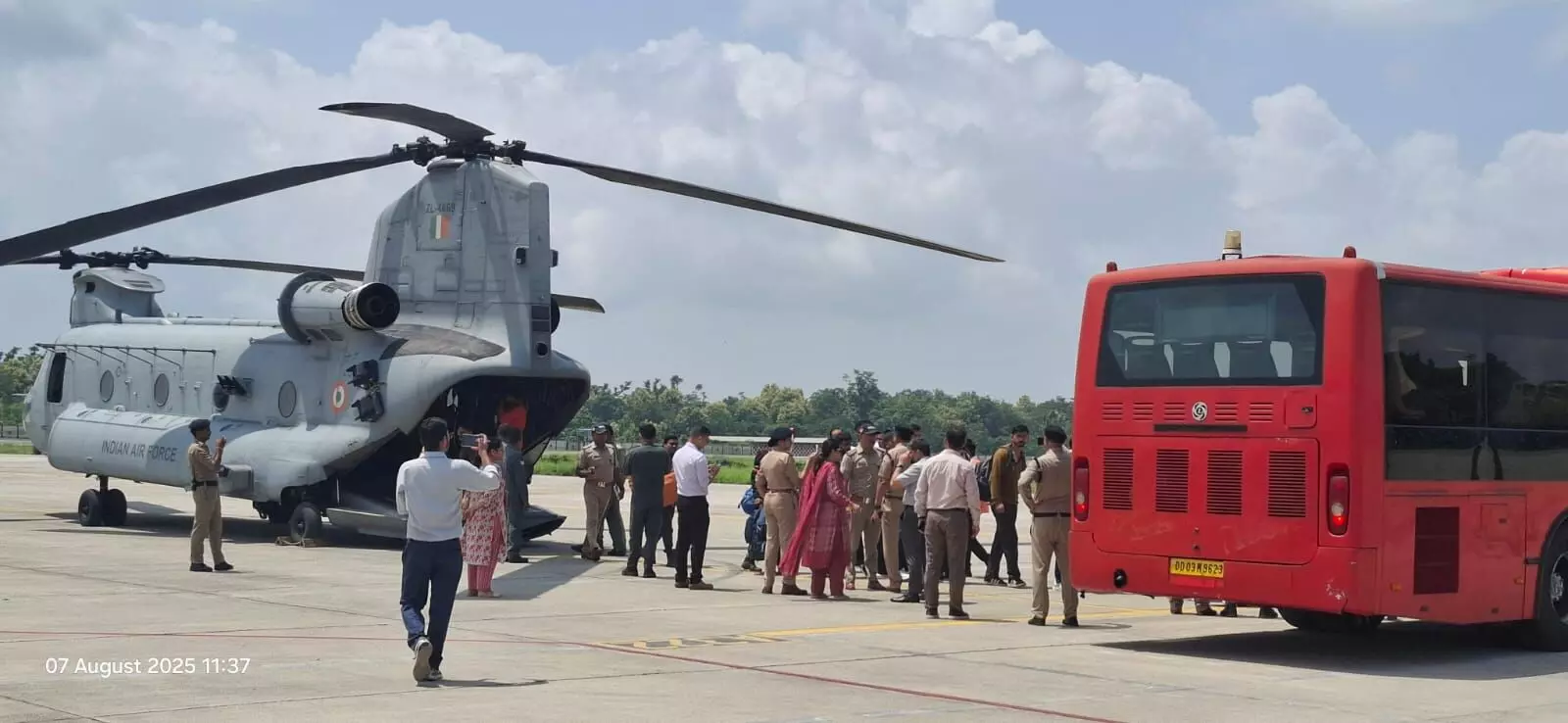 Army Chinooks and Dogs Join Rescue in Uttarkashi