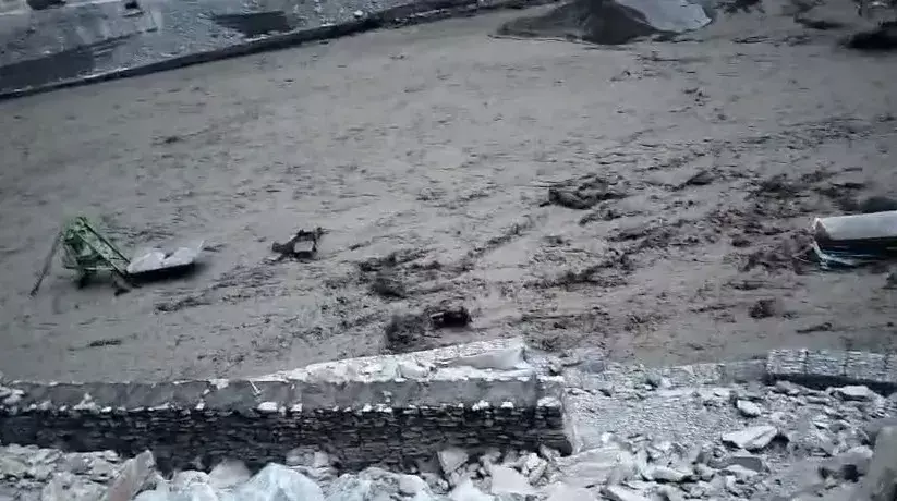 हिमाचल: सेना बनी देवदूत, किन्नौर के बाढ़ में फंसे लोगों को निकाला