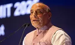 स्वतंत्रता दिवस: रक्षा मंत्री ने फहराया राष्ट्रीय ध्वज, दी शुभकामनाएं स्वतंत्रता दिवस: रक्षा मंत्री ने फहराया राष्ट्रीय ध्वज, दी शुभकामनाएं