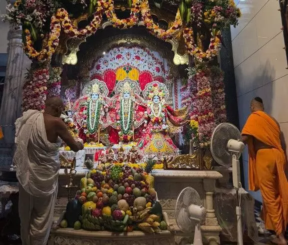 देशभर में श्रीकृष्ण जन्माष्टमी की धूम, मंदिरों में गूंजे भजन