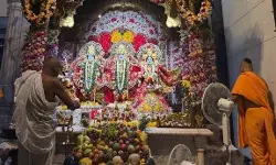 देशभर में श्रीकृष्ण जन्माष्टमी की धूम, मंदिरों में गूंजे भजन देशभर में श्रीकृष्ण जन्माष्टमी की धूम, मंदिरों में गूंजे भजन