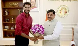 मुख्यमंत्री डॉ. यादव से क्रिकेटर श्री वेंकटेश अय्यर ने की सौजन्य भेंट