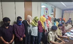 рдЕрдиреИрддрд┐рдХ рд╡реНрдпрд╛рдкрд╛рд░ рдХреЗ рдЖрд░реЛрдк рдореЗрдВ 17 рд╣реЛрдЯрд▓ рд╕рдВрдЪрд╛рд▓рдХреЛрдВ рдФрд░ рдХрд░реНрдорд┐рдпреЛрдВ рдХреЛ рдкреВрдЫрддрд╛рдЫ рдХреЗ рдмрд╛рдж рднреЗрдЬрд╛ рдЧрдпрд╛ рдЬреЗрд▓ рдЕрдиреИрддрд┐рдХ рд╡реНрдпрд╛рдкрд╛рд░ рдХреЗ рдЖрд░реЛрдк рдореЗрдВ 17 рд╣реЛрдЯрд▓ рд╕рдВрдЪрд╛рд▓рдХреЛрдВ рдФрд░ рдХрд░реНрдорд┐рдпреЛрдВ рдХреЛ рдкреВрдЫрддрд╛рдЫ рдХреЗ рдмрд╛рдж рднреЗрдЬрд╛ рдЧрдпрд╛ рдЬреЗрд▓