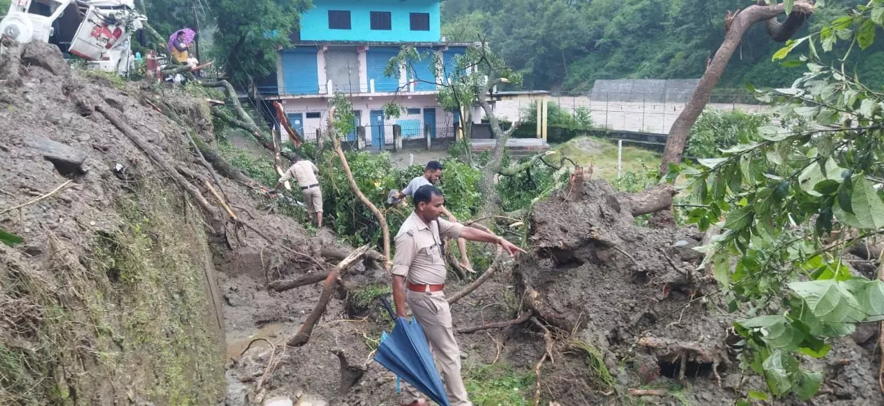 Uttarakhand CM Monitors Chamoli Cloudburst After Destruction Uttarakhand CM Monitors Chamoli Cloudburst After Destruction
