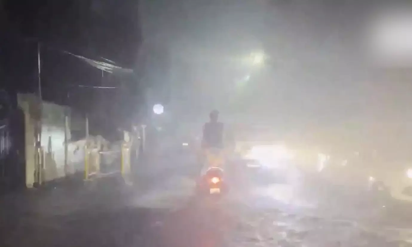 उत्तर प्रदेश में भारी बारिश का अलर्ट जारी, 30 जिलों में येलो वार्निंग; तापमान में गिरावट का अनुमान उत्तर प्रदेश में भारी बारिश का अलर्ट जारी, 30 जिलों में येलो वार्निंग; तापमान में गिरावट का अनुमान