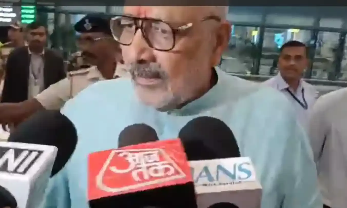 गिरिराज सिंह का बड़ा हमला: राहुल की यात्रा में स्टालिन-रेवंथ को लाने पर साधा निशाना गिरिराज सिंह का बड़ा हमला: राहुल की यात्रा में स्टालिन-रेवंथ को लाने पर साधा निशाना