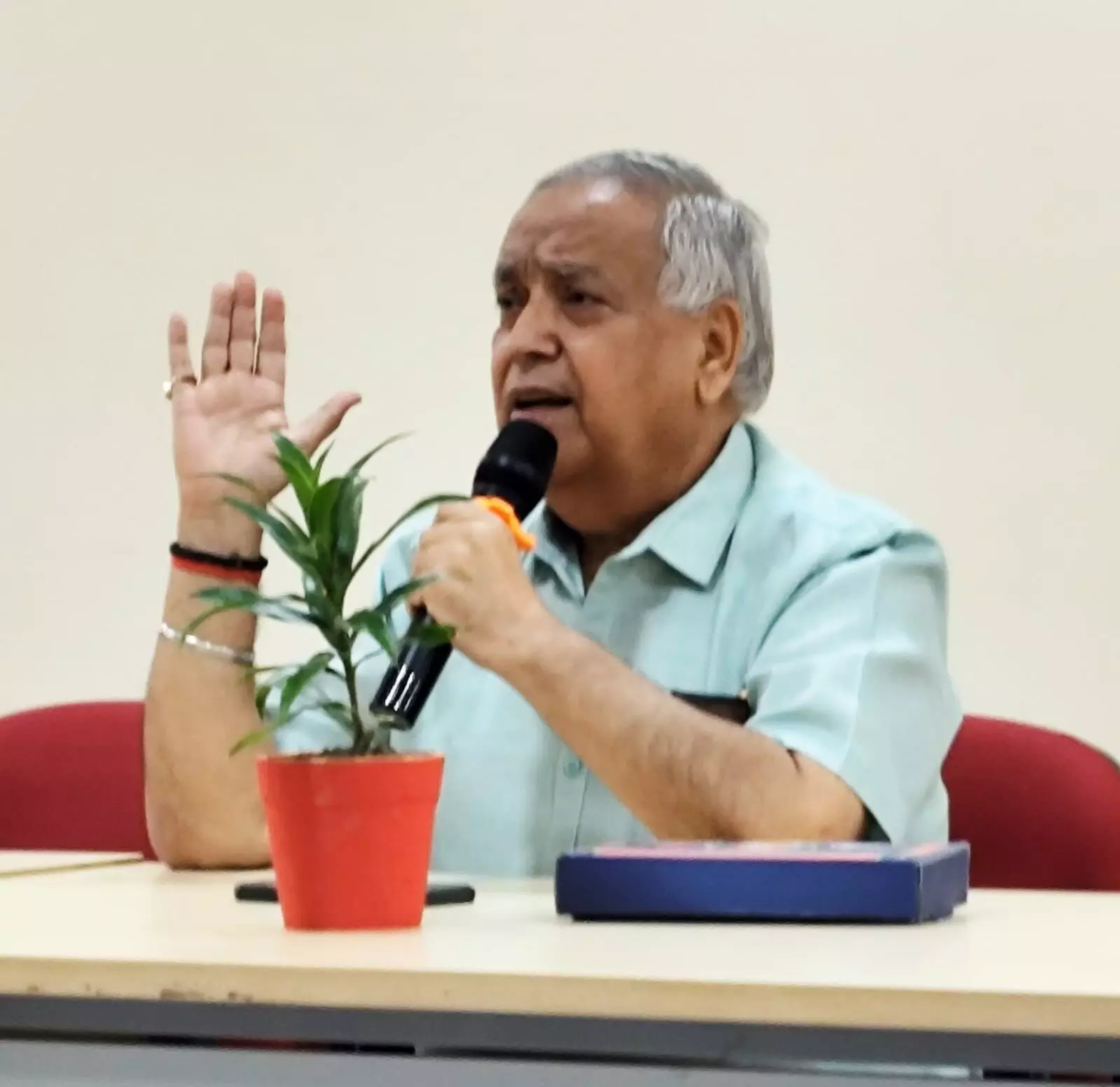 कानपुर विश्वविद्यालय में उद्यमिता एवं स्टार्टअप पर कार्यशाला का शुभारंभ कानपुर विश्वविद्यालय में उद्यमिता एवं स्टार्टअप पर कार्यशाला का शुभारंभ
