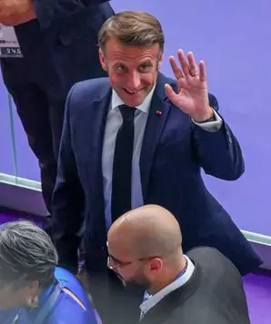 Macron: EU Ready to Offer Ukraine Security Guarantees Macron: EU Ready to Offer Ukraine Security Guarantees