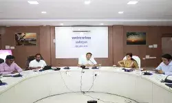 नर्मदापुरम- गांव के नक्शे, चकबंदी नक्शे सहित सहित सभी राजस्व रिकार्ड दुरुस्त रखें - कमिश्नर