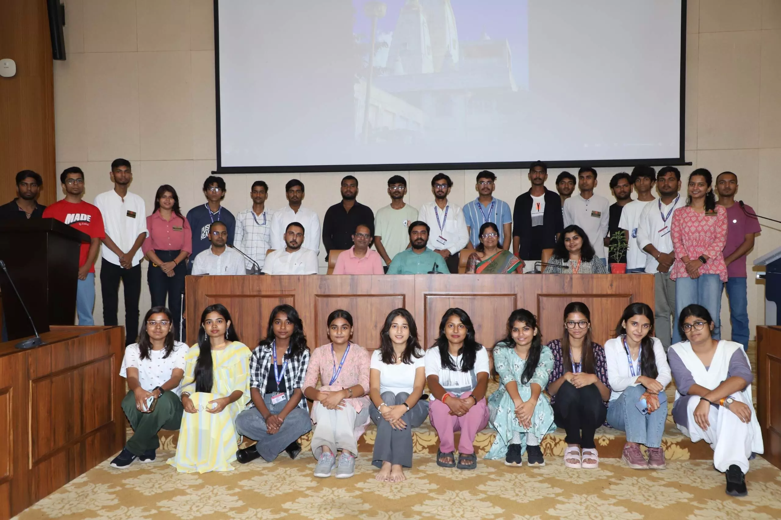 कानपुर विश्वविद्यालय में लेंस एंड लेगेसी फोटोग्राफी कार्यक्रम का हुआ आयोजन कानपुर विश्वविद्यालय में लेंस एंड लेगेसी फोटोग्राफी कार्यक्रम का हुआ आयोजन