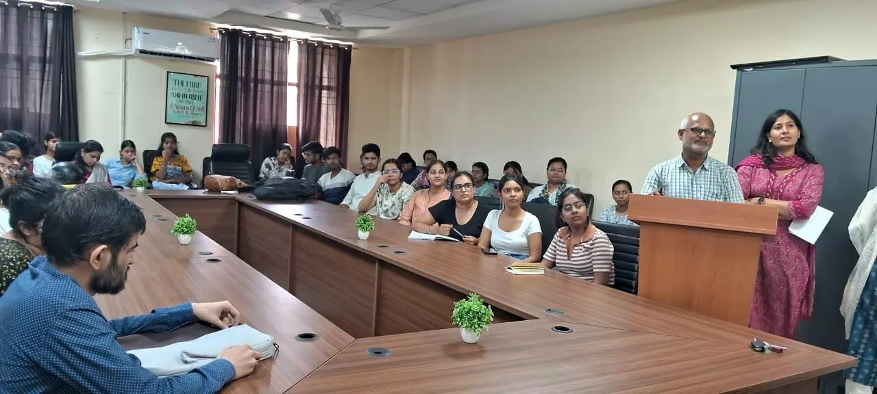 कानपुर विश्वविद्यालय में डिसेबिलिटी स्टडीज़ विषय पर व्याख्यान का आयोजन किया गया कानपुर विश्वविद्यालय में डिसेबिलिटी स्टडीज़ विषय पर व्याख्यान का आयोजन किया गया
