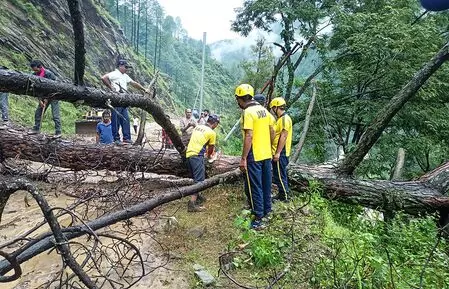 उत्तराखंड: देहरादून में भारी बारिश से तबाही, राहत और बचाव कार्य तेज उत्तराखंड: देहरादून में भारी बारिश से तबाही, राहत और बचाव कार्य तेज