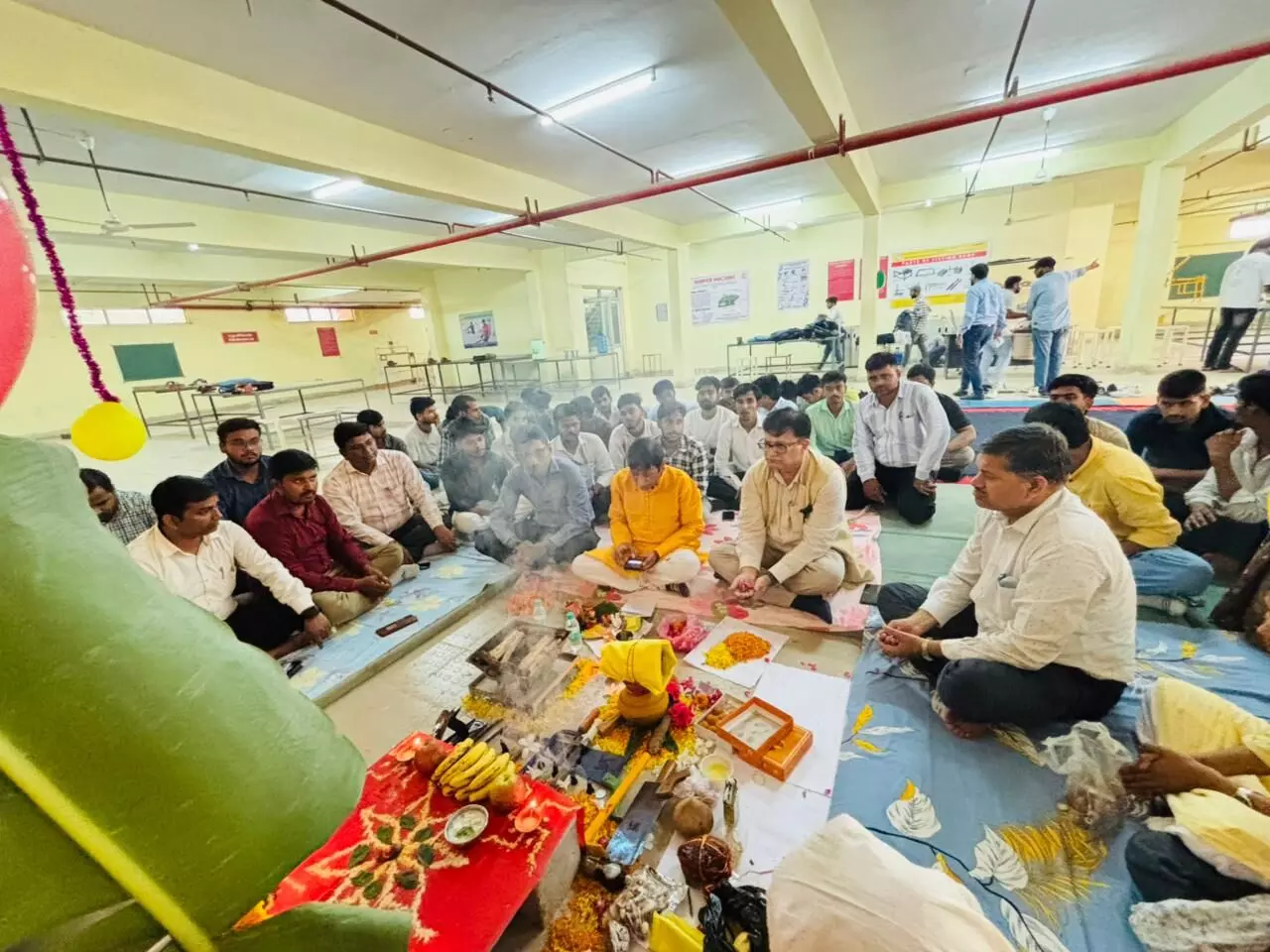 ख़्वाजा मोईनुद्दीन चिश्ती भाषा विश्वविद्यालय में विश्वकर्मा पूजा का भव्य आयोजन