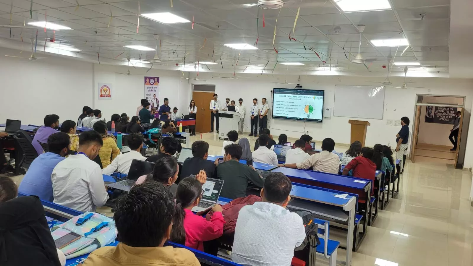 स्मार्ट इंडिया हैकथॉन 2025 हेतु इंटरनल हैकथॉन का भाषा विश्वविद्यालय में सफल आयोजन स्मार्ट इंडिया हैकथॉन 2025 हेतु इंटरनल हैकथॉन का भाषा विश्वविद्यालय में सफल आयोजन